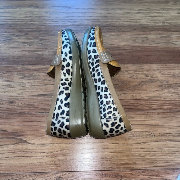 GOLDEN ROD -Yellow and Leopard Print Loafers - Picture 4 of 5